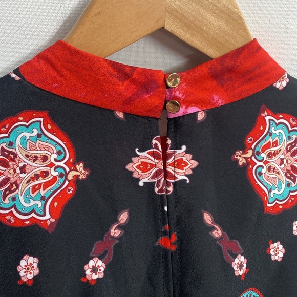 (B10) 7th Avenue Ny & Co. Cutout Printed Peplum Blouse, Size Medium, NWT - Picture 6 of 8